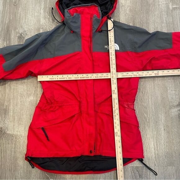 The North Face Women’s Red Full Zip Hooded Goretex Jacket Size Medium - Picture 2 of 5